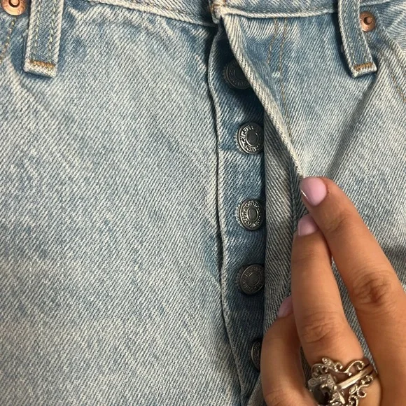 501® ORIGINAL FIT HIGH RISE WOMEN'S SHORTS - Picture 8 of 15